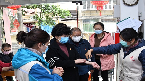 省委编办主任林晓英同志调研共建社区疫情防控工作